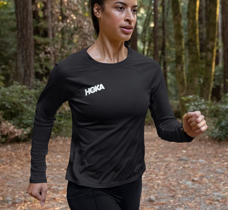 Tops Womens - Hoka One One Performance Long Sleeve - Black - FSGUITQ-12